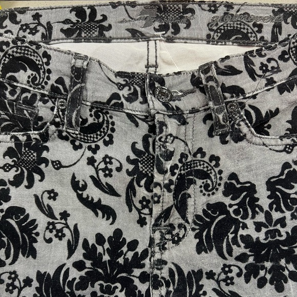 7 For All Mankind skinny in the floral flocked velvet dark denim jean. - Picture 5 of 6